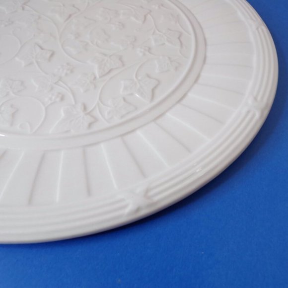 Wedgwood Classic Garden Cake Plate 11" English Earthenware   3134 - Picture 5 of 6